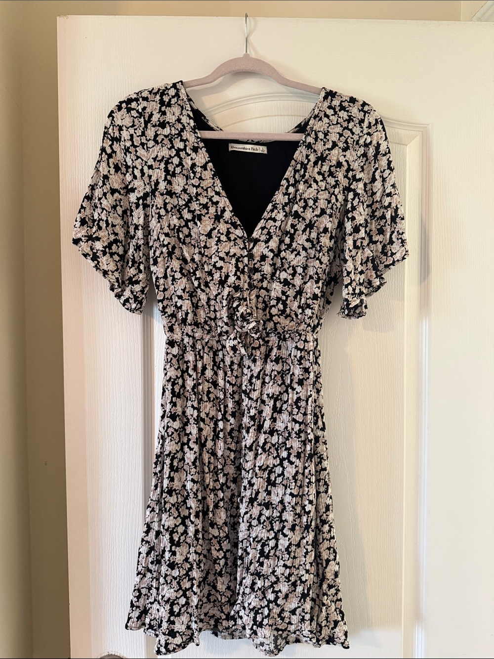 Abercrombie & Fitch Black and Cream Floral Dress - Picture 4 of 4